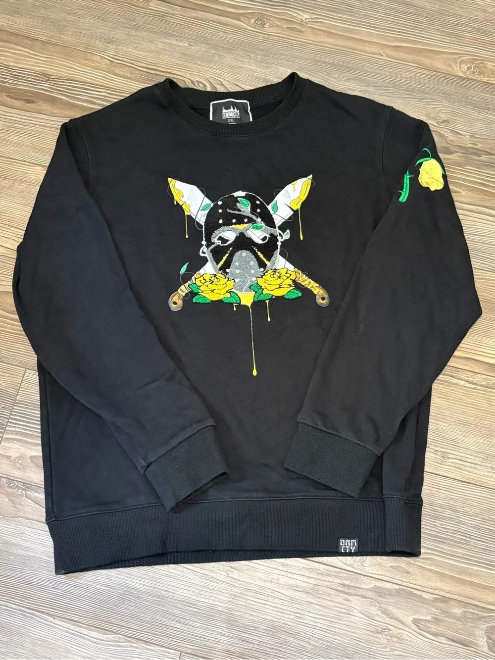 Denimicity Black Graphic Crewneck Sweatshirt XXL - Hockey Mask & Roses